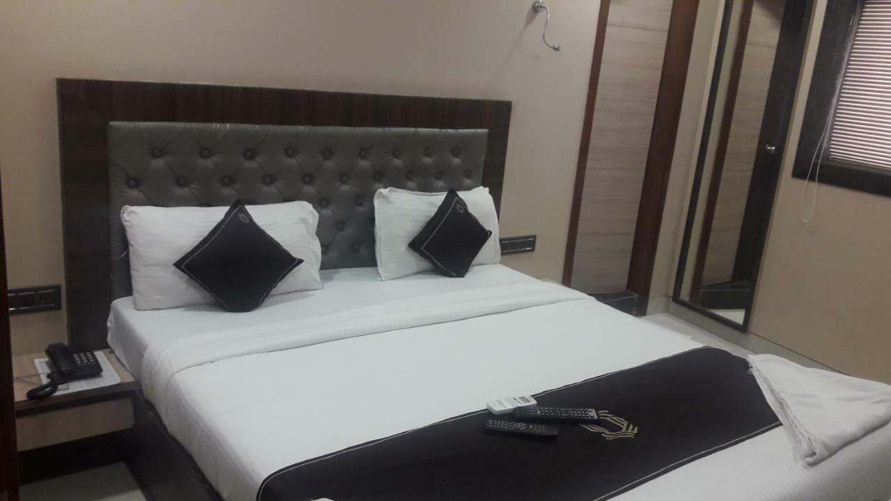 Shine Hospitality Hotel Bombaj Zewnętrze zdjęcie